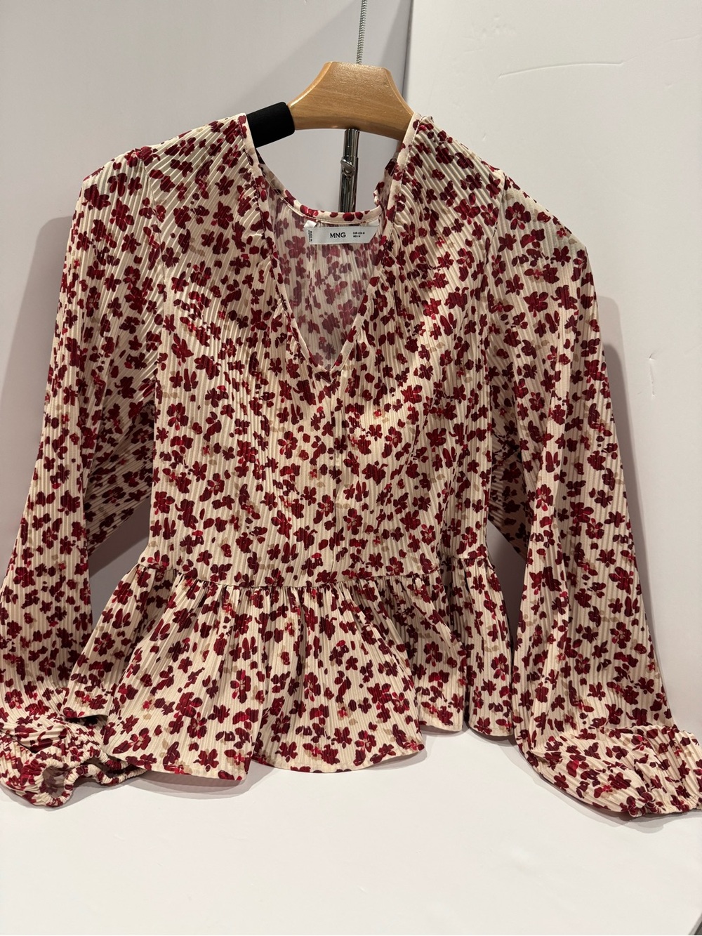 MNG Barcelona Floral Peplum Top Medium | Red Floral Pleated Blouse